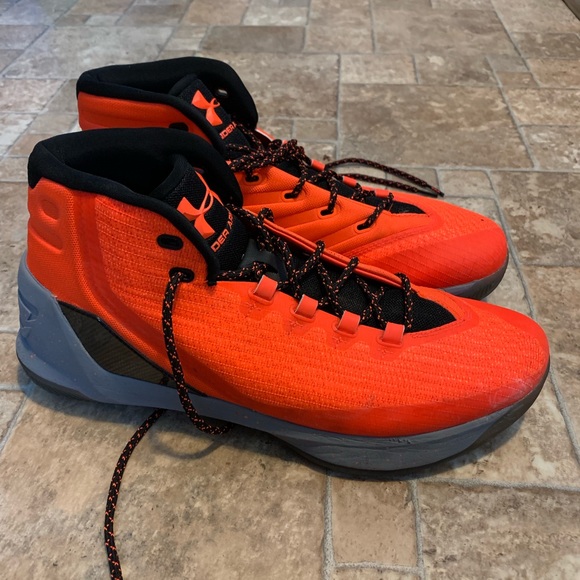 Steph curry 3s - Picture 1 of 2